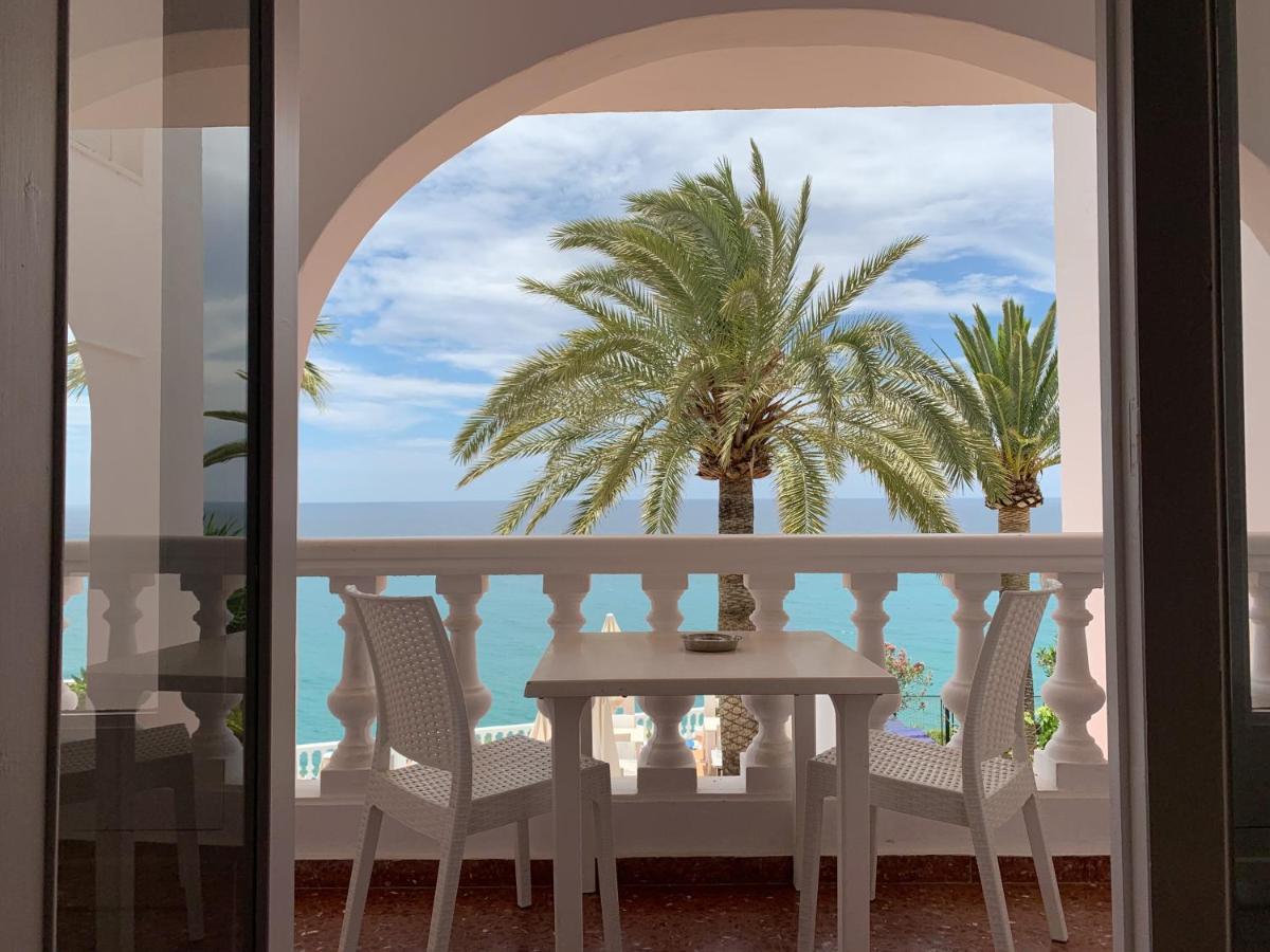 Hotel Paraiso Del Mar เนร์คา ภายนอก รูปภาพ