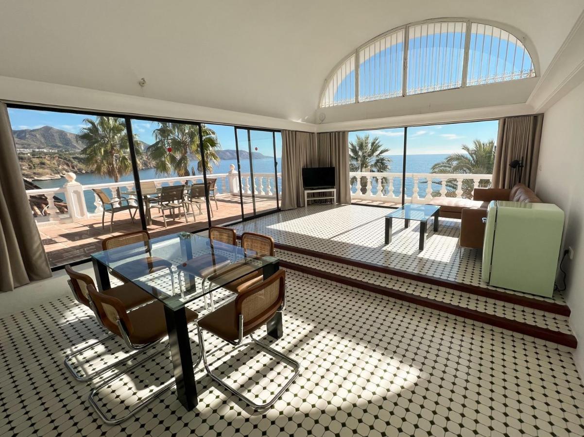 Hotel Paraiso Del Mar เนร์คา ภายนอก รูปภาพ