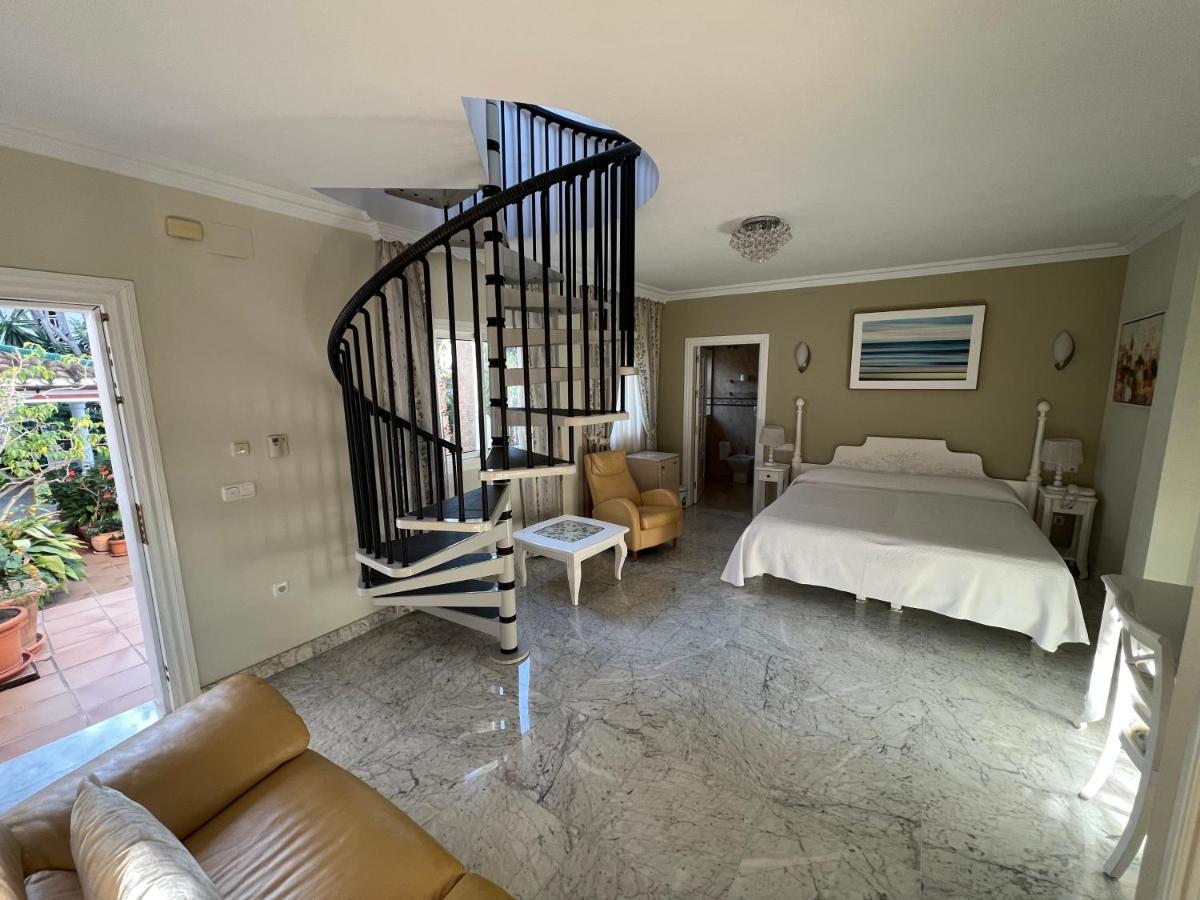 Hotel Paraiso Del Mar เนร์คา ภายนอก รูปภาพ