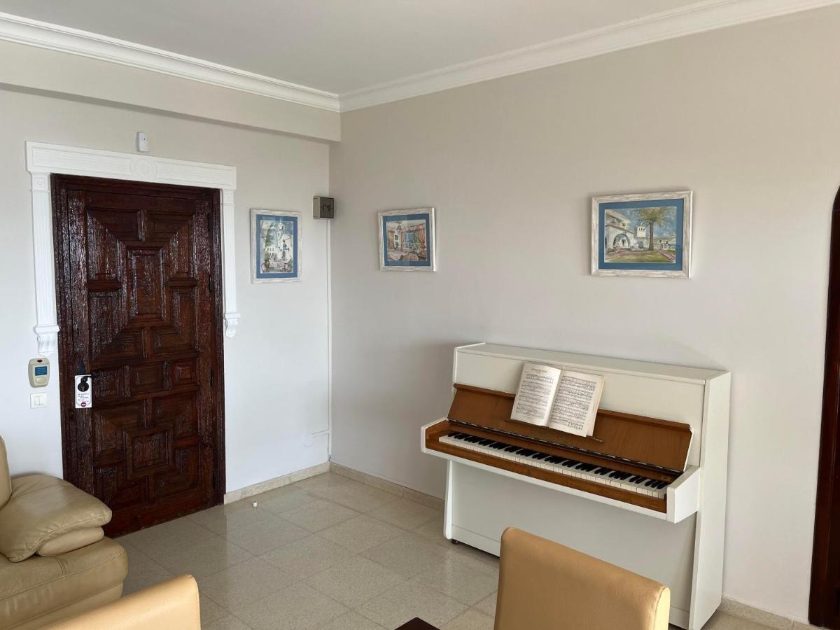 Hotel Paraiso Del Mar เนร์คา ภายนอก รูปภาพ