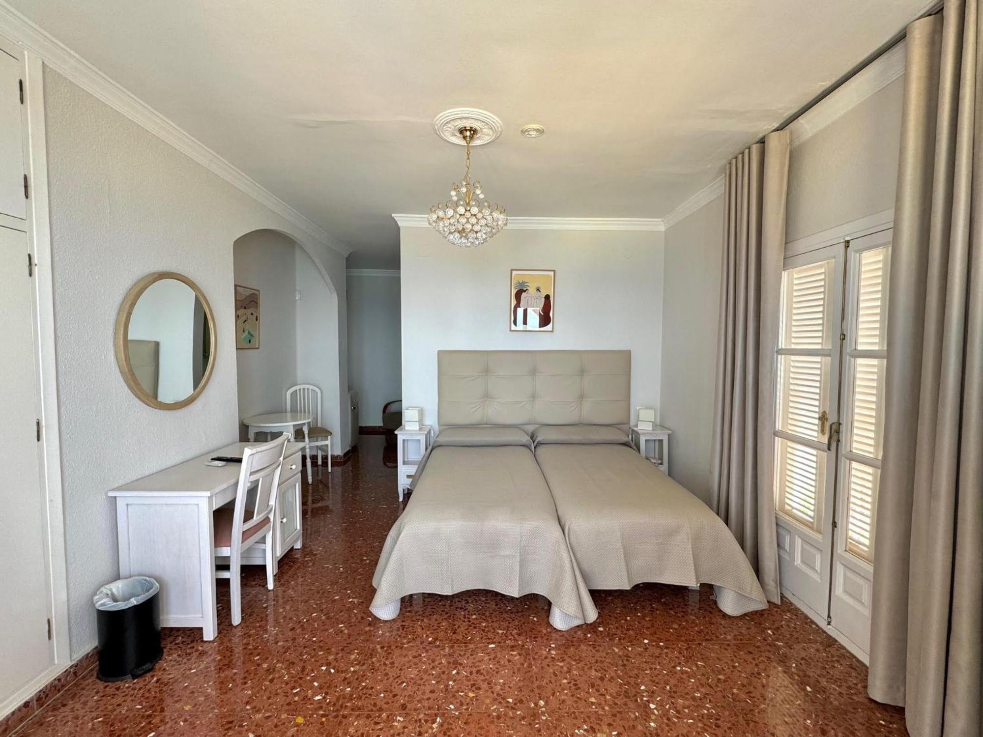 Hotel Paraiso Del Mar เนร์คา ห้อง รูปภาพ