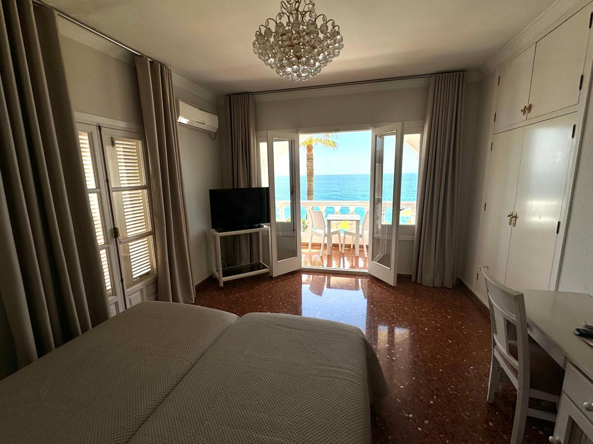 Hotel Paraiso Del Mar เนร์คา ห้อง รูปภาพ