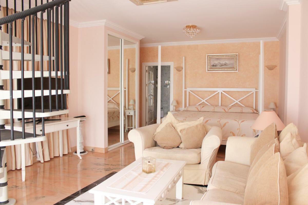 Hotel Paraiso Del Mar เนร์คา ภายนอก รูปภาพ