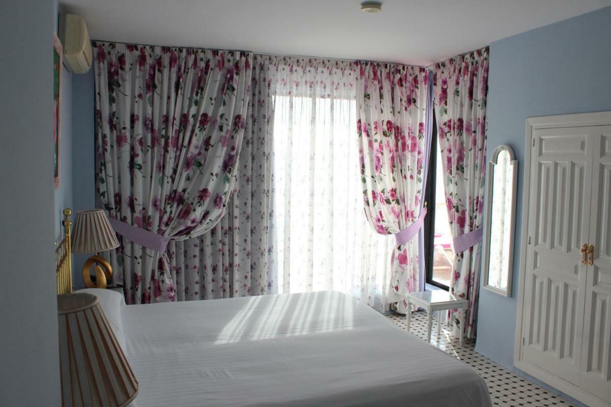 Hotel Paraiso Del Mar เนร์คา ภายนอก รูปภาพ